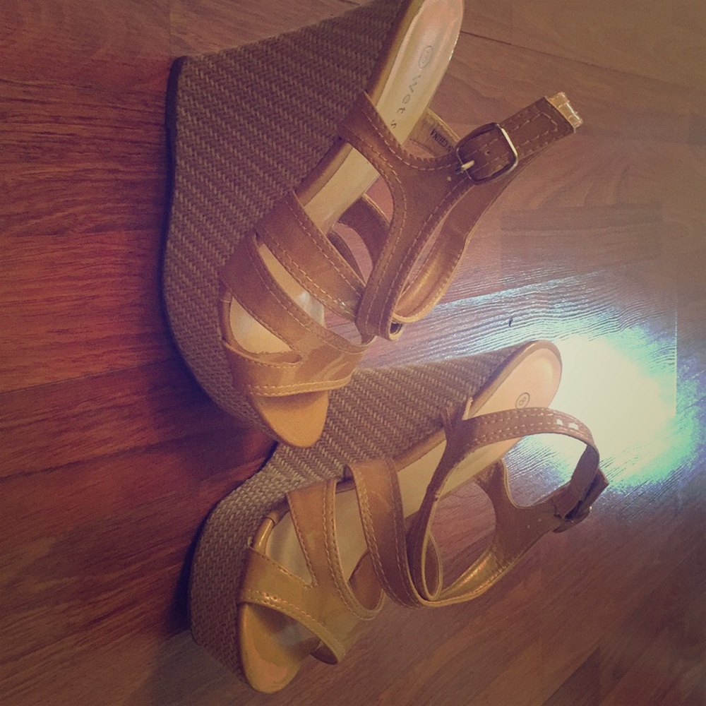 Brown wedges